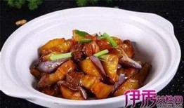 网红吃的整个茄瓜怎么做,网红同款！一招轻松学会茄瓜美味新吃法