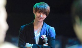 队友爆料金希澈视频大全,独家视频大揭秘，金希澈幕后趣事全收录